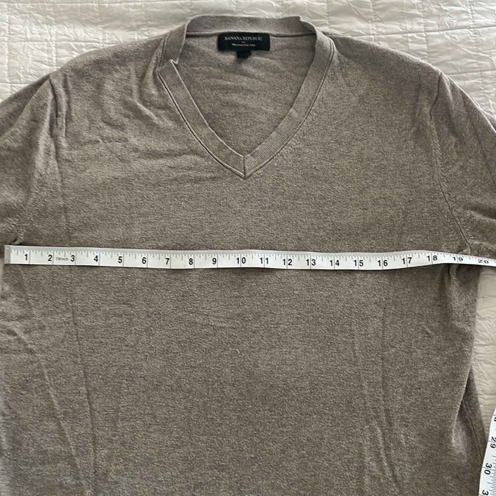 Banana republic, gray, size M, men’s v-neck sweater - Picture 3 of 5